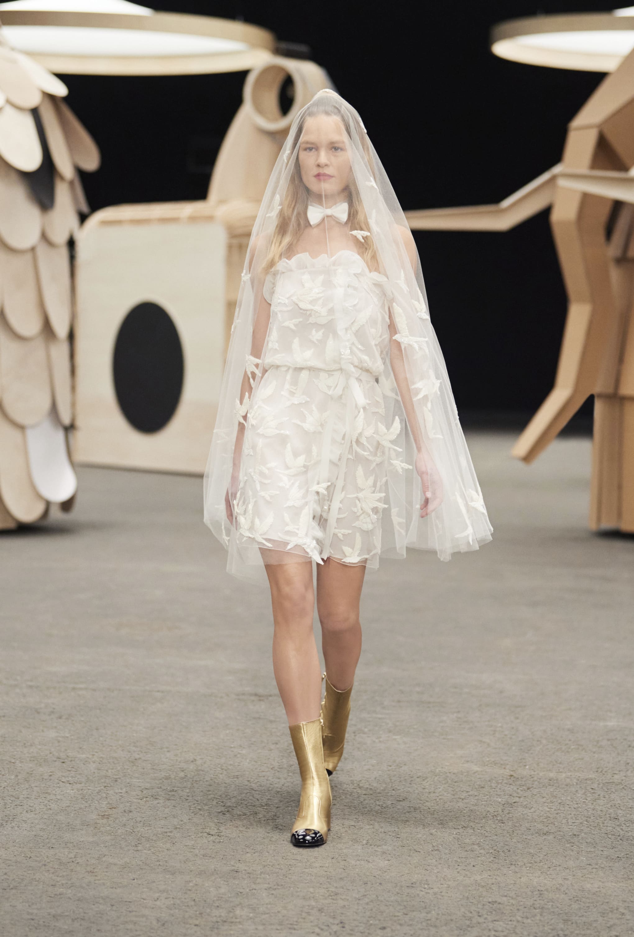 CHANEL SPRING-SUMMER 2023 HAUTE COUTURE last look